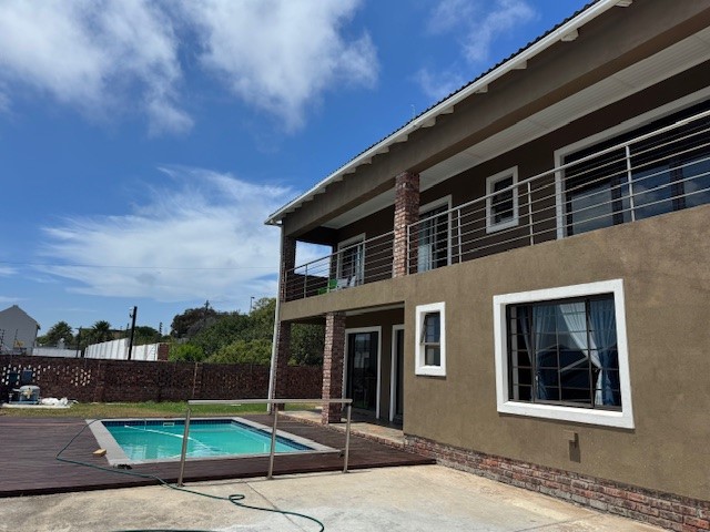 4 Bedroom Property for Sale in Humerail Eastern Cape